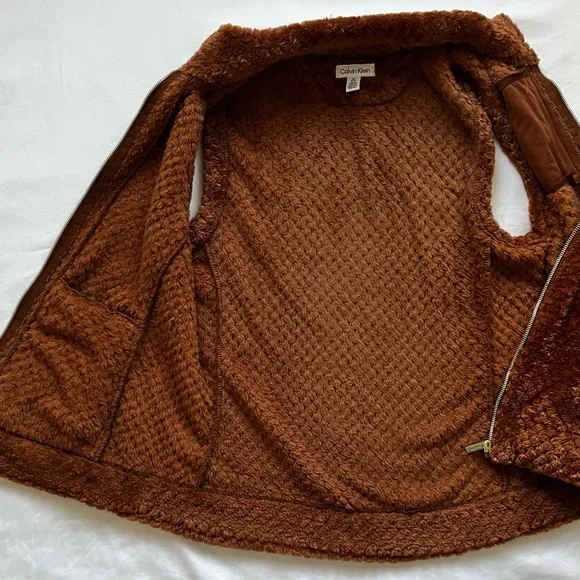 NWOT Calvin Klein Plush Zip-Up Vest - Picture 7 of 13